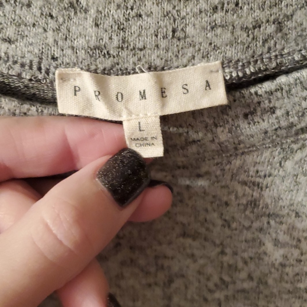 Promesa Color Block Sweater - Picture 2 of 3